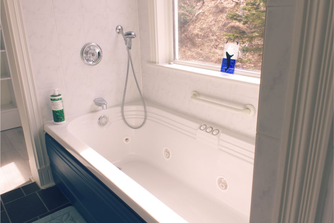 The jacuzzi tub in the master ensuite bathroom at the Archangel Studios residence.